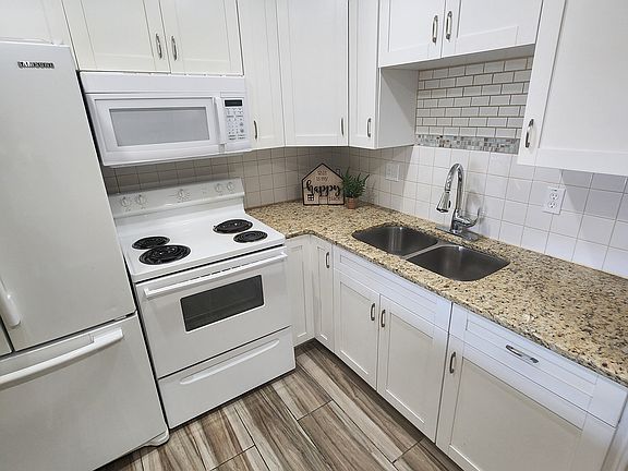 3rd image of 2501 Harn Blvd #1-H27