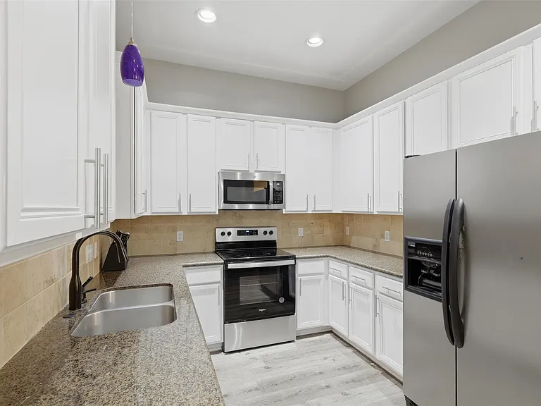 9003 Bayview Cove Dr — Photo 7