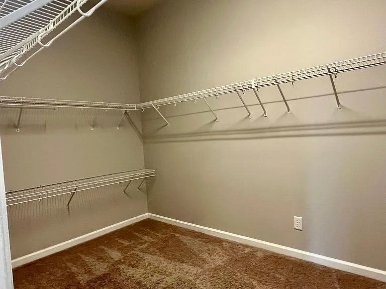 9408 Tillman Ct — Photo 40
