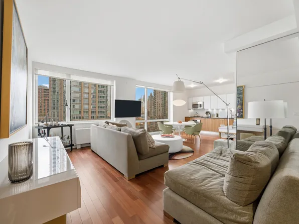 100 Riverside Boulevard image 1 of 11