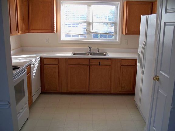 2nd image of 11 Millsmith Ct
