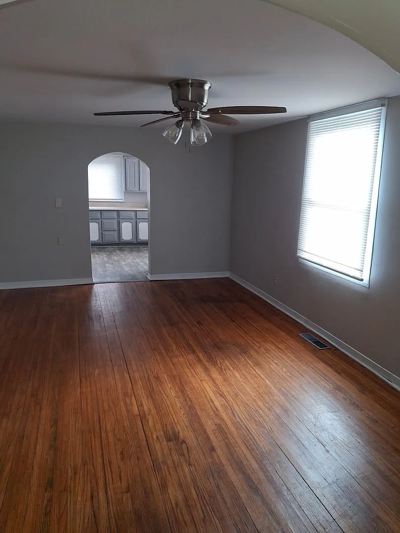 1619 P Ave — Photo 3