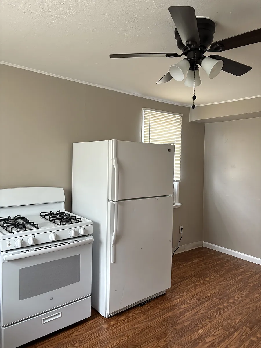 Building Photo - 5800 Newport St #4-1