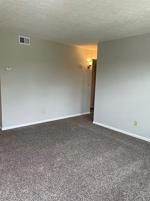 2 bed, 900 sqft, $825 — Photo 2
