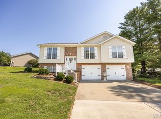 78 Englewood Dr, Glen Carbon, IL