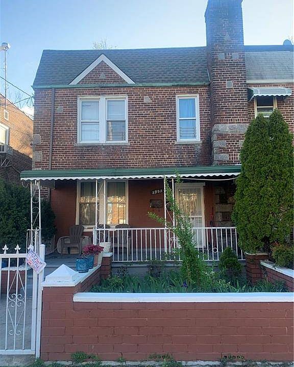 2nd image of 2935 Mickle Ave