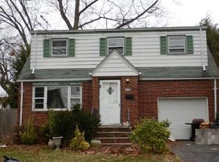 272 Manhattan Ter, Dumont, NJ 07628