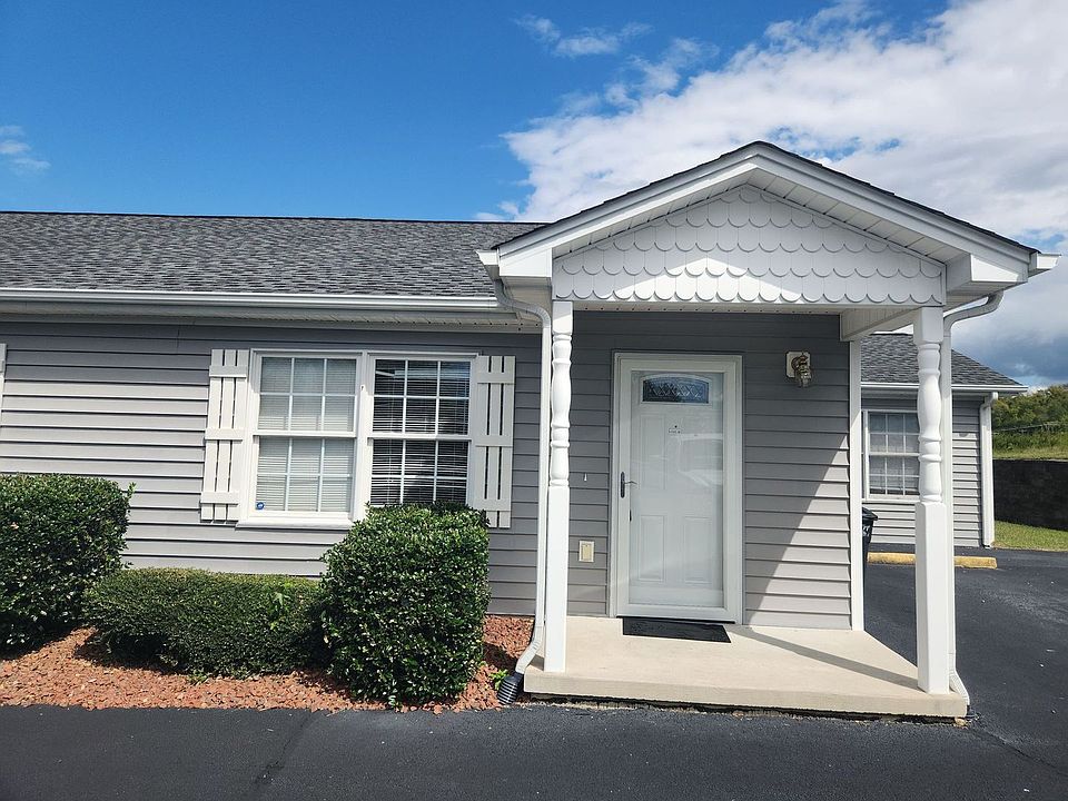 1st image of 1315B College Park Dr