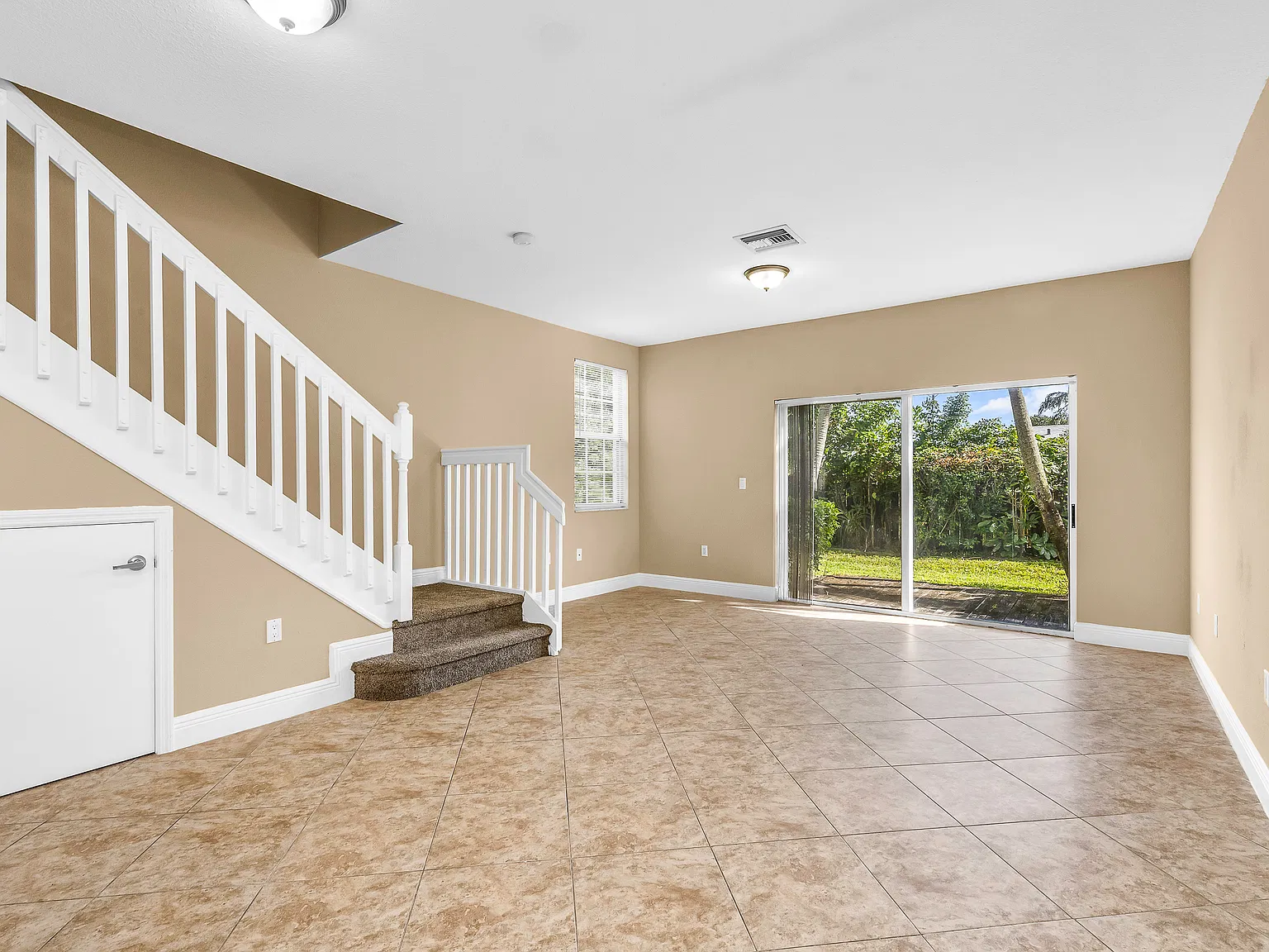 3 bed, 2.5 bath, 1505 sqft, $3,100 — Photo 3
