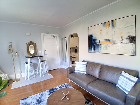 4th image of 234 Auburn Ave #4