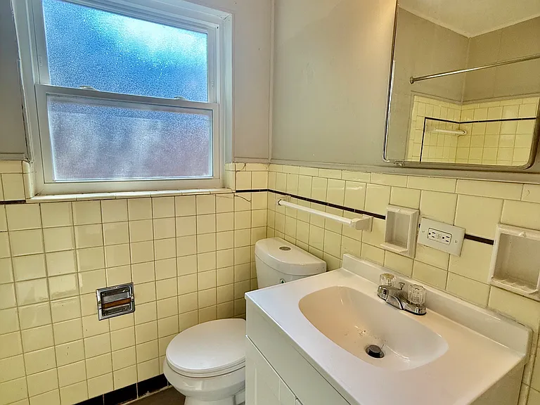 1639 Anita Pl #2 — Photo 10