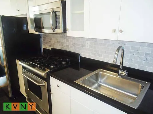Rented by KVNY Soho | media 23