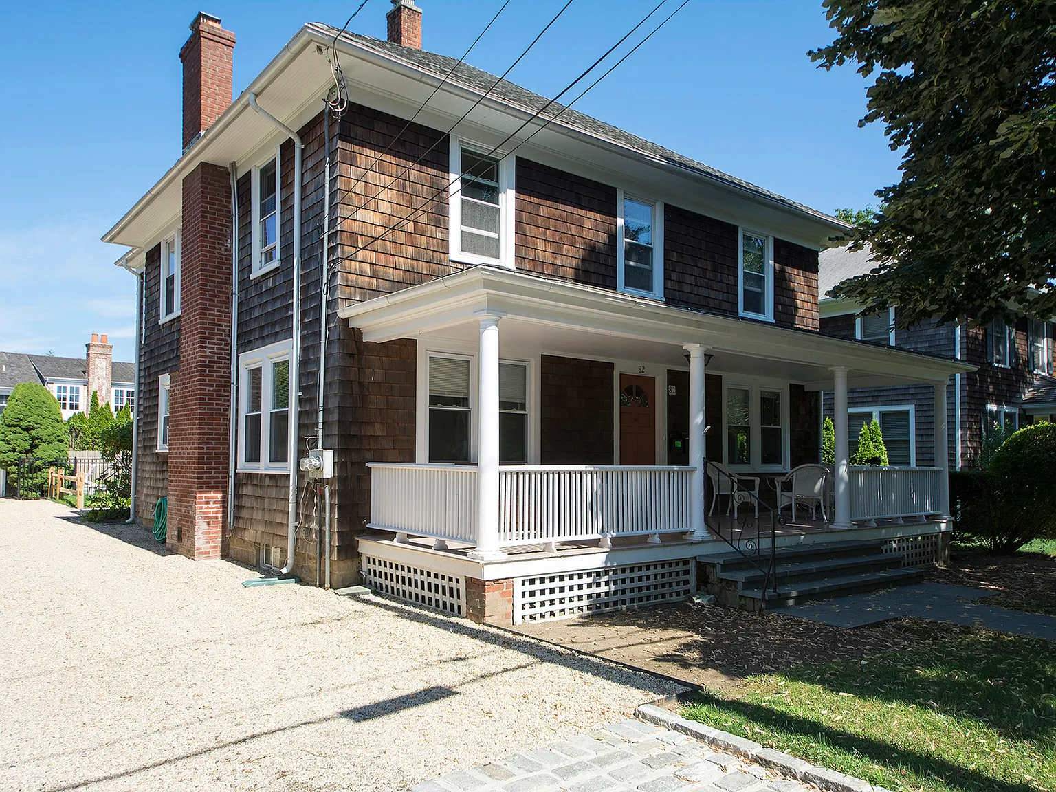 Southampton Village Apartment — Photo 3