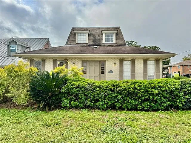 5116 Avron Blvd — Photo 2