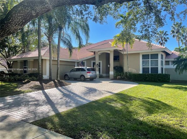 1207 Manor Dr S