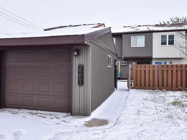 2257 32nd Ave S, Fargo, ND 58103