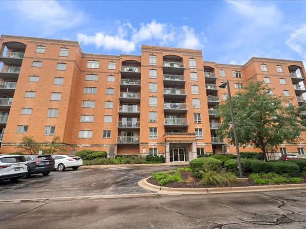 6801 N Milwaukee Ave APT 402, Niles, IL 60714