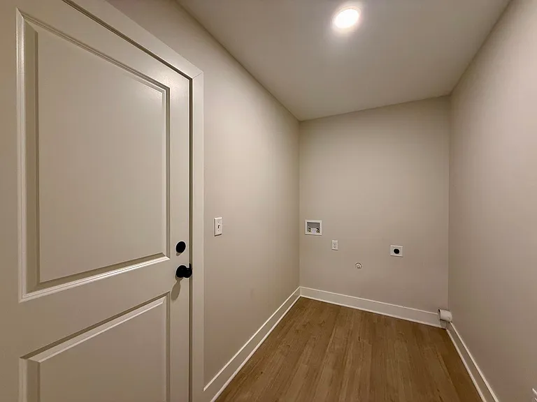 765 N Kansas Ct — Photo 17