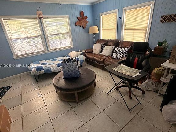 2nd image of 2835 SW 37th Ct #1