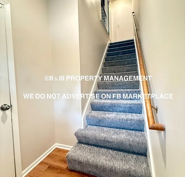 1921 Lawrence Ct — Photo 2
