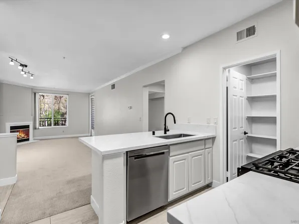 10848 Scripps Ranch Blvd APT 205, San Diego, CA 92131