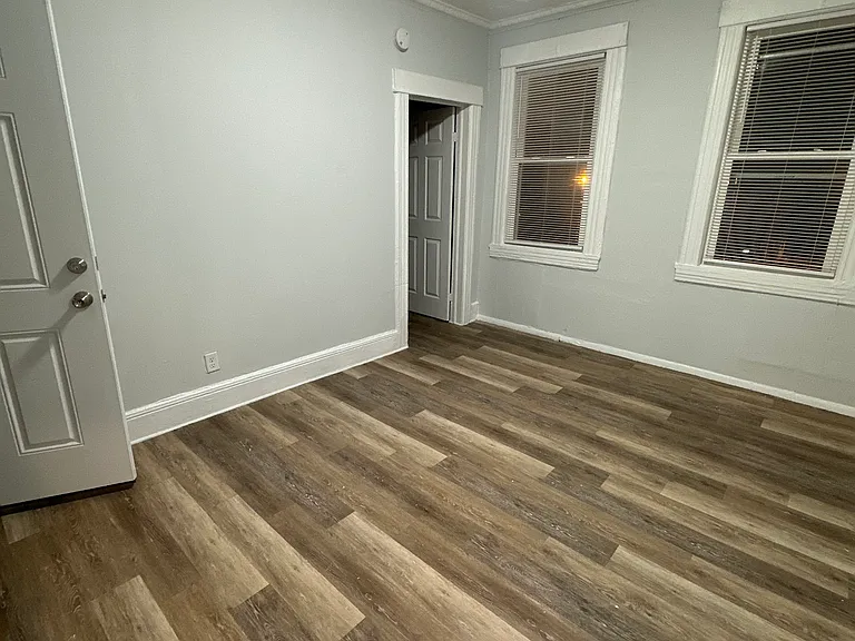 240 Paterson Ave #5 — Photo 7