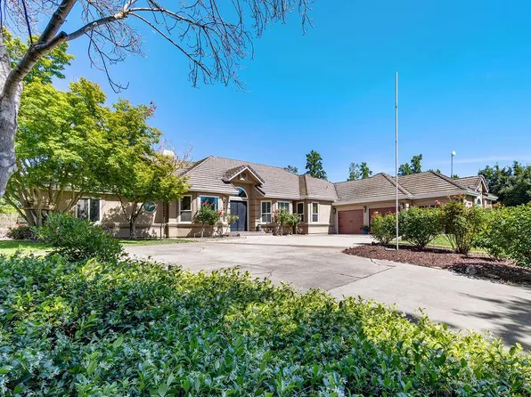 9824 Red Fox Dr, Oakdale, CA 95361