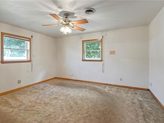 5th image of 2901 N Labarre Rd