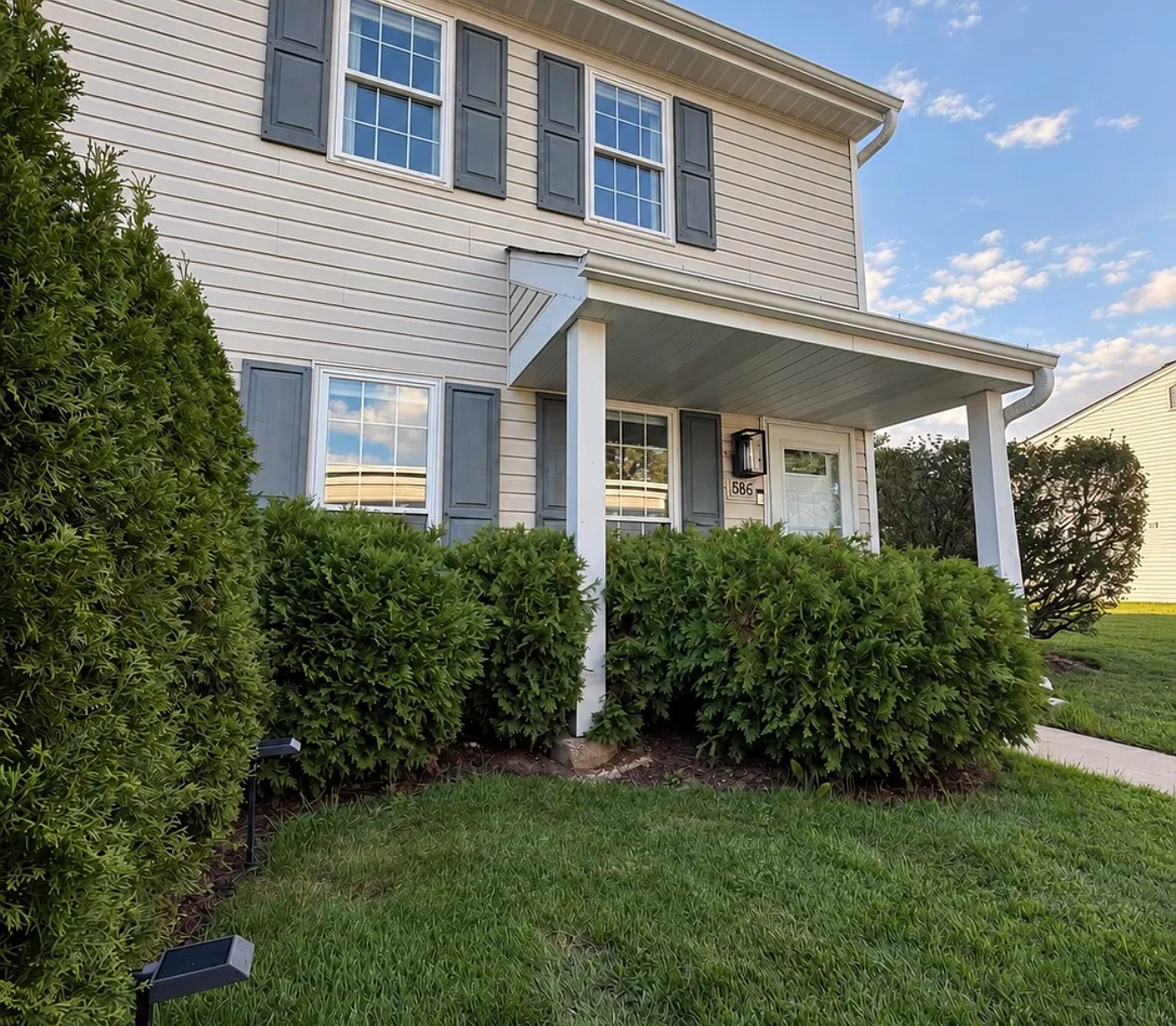 3 bed, 1.5 bath, 1280 sqft, $3,000 — Photo 1
