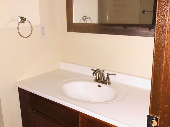 5th image of 1616 Vine St APT 1