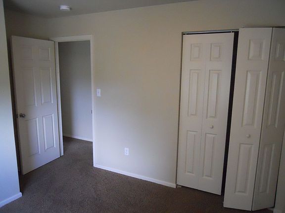 3rd image of 934 Village Cir #D