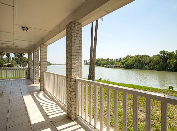 4th image of 817 E Kika De La Garza Blvd