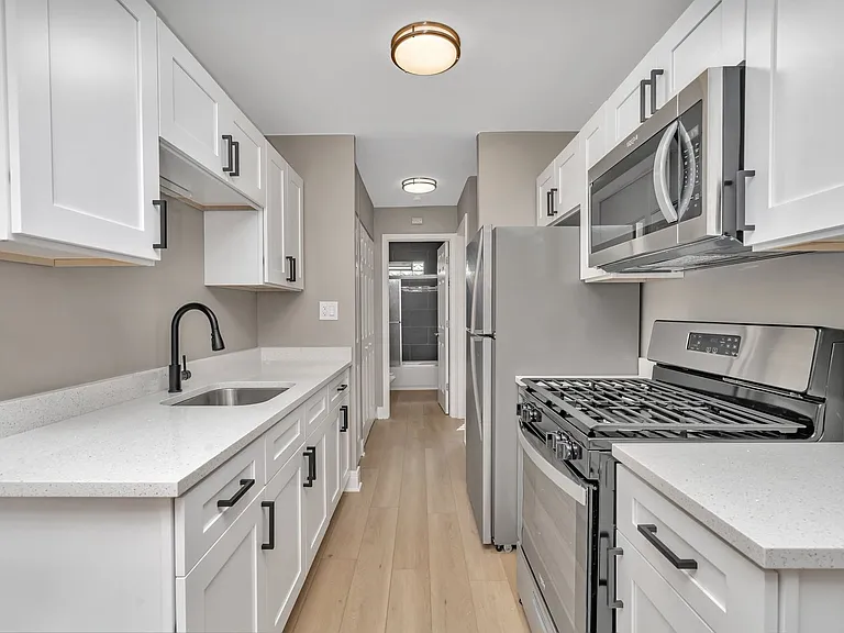 Parkside Apartments — Photo 14