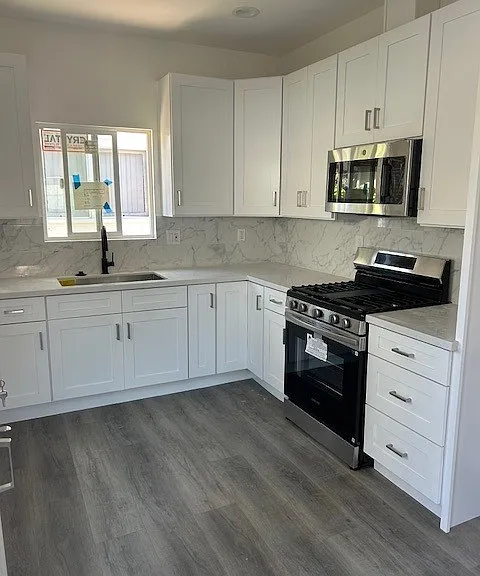 1525 Redondo Ave #E — Photo 1