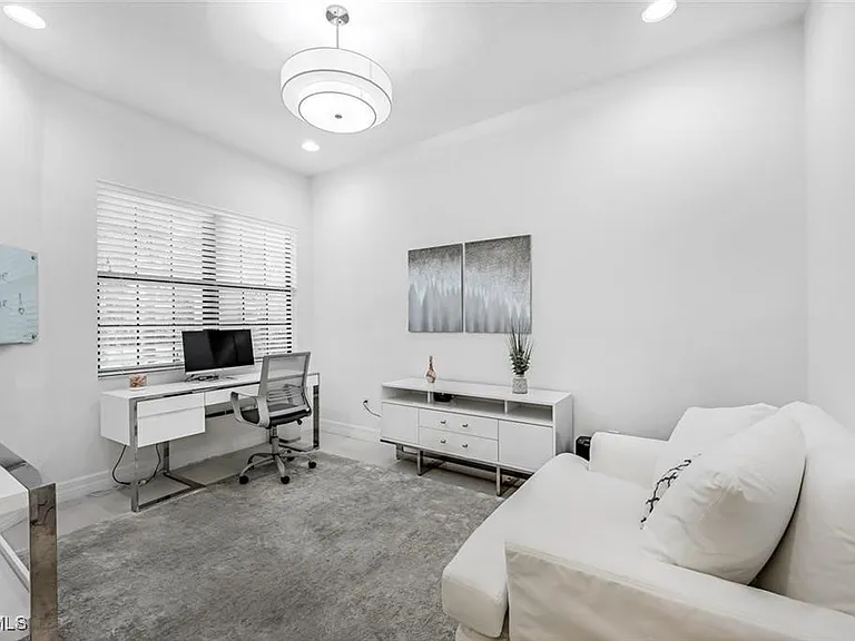 11502 Meadowrun Cir — Photo 9