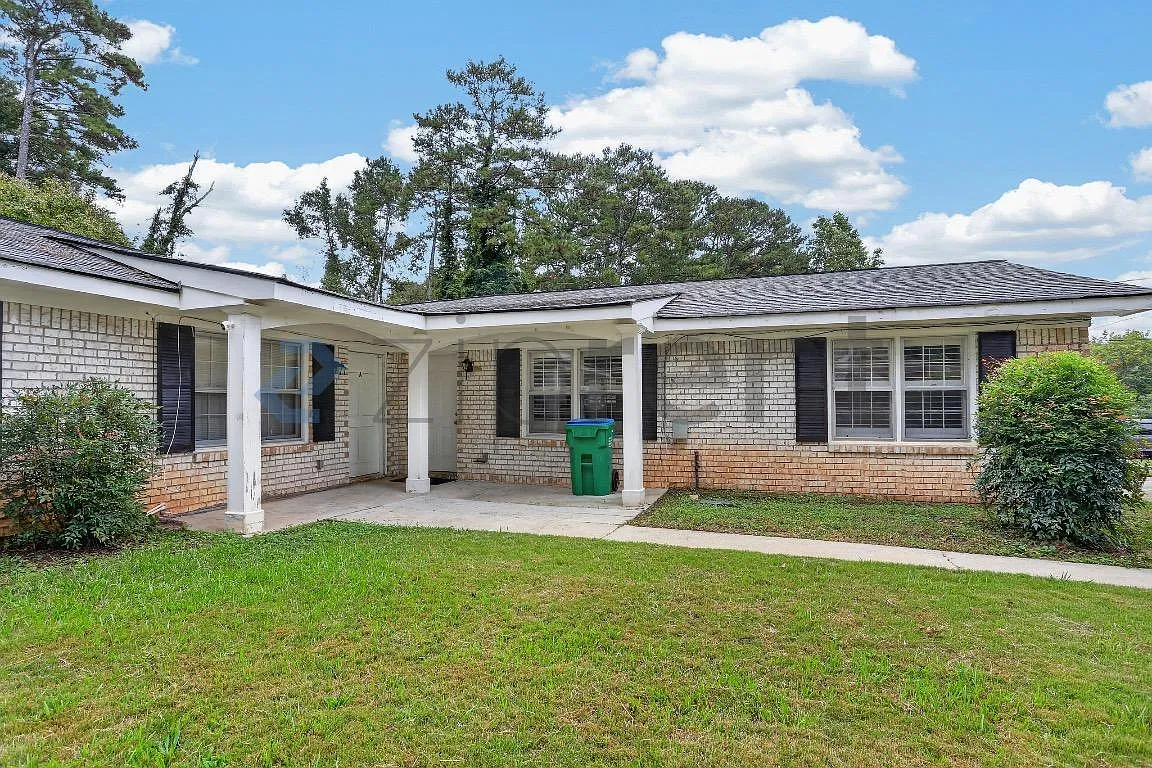 2 bed, 1000 sqft, $1,825 — Photo 2