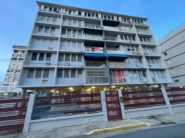 8 Calle Lirio APT 1B, Carolina, PR 00979