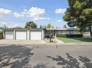 825 W Walnut Ave, Visalia, CA 93277