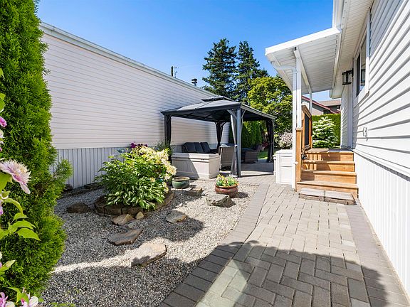 3rd image of 45640 Watson Rd #23