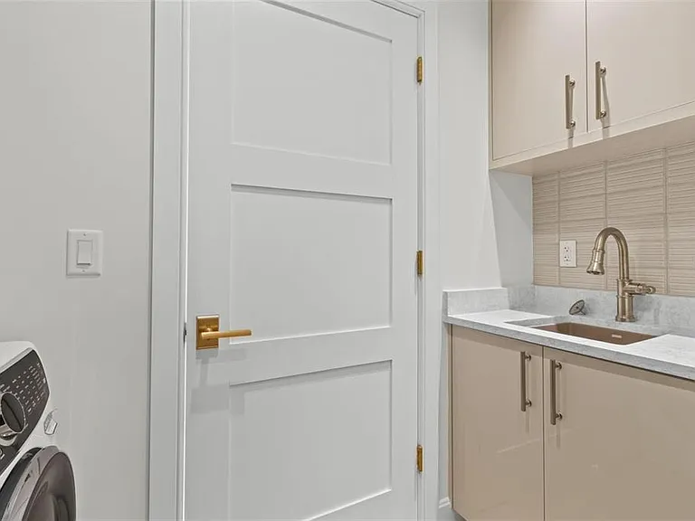 126 4th Ave NE #601 — Photo 34