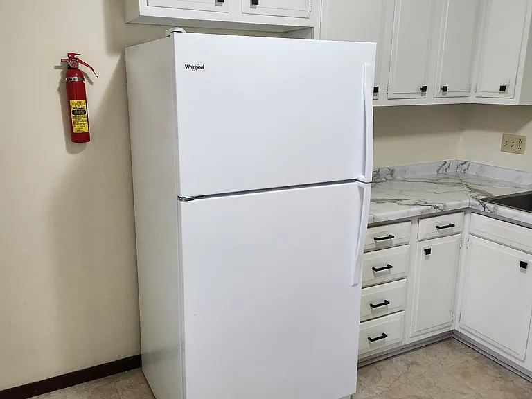 910 Redwood St E #1 — Photo 4