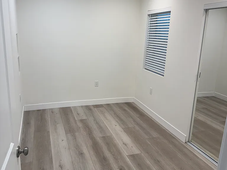 112 S Bel Aire Dr #101 — Photo 4