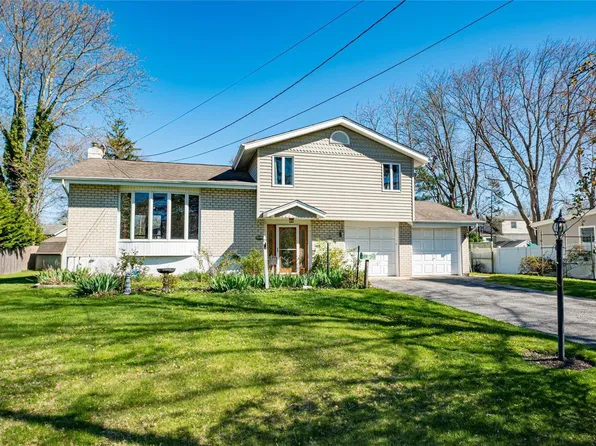 51 Edgewood Road, West Islip, NY 11795