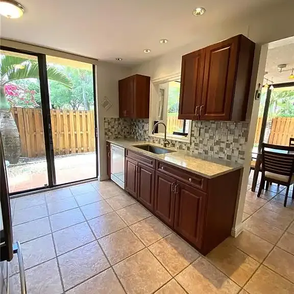5705 Fox Hollow Dr — Photo 6