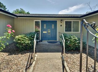 2442 Country Club Dr, Medford, OR