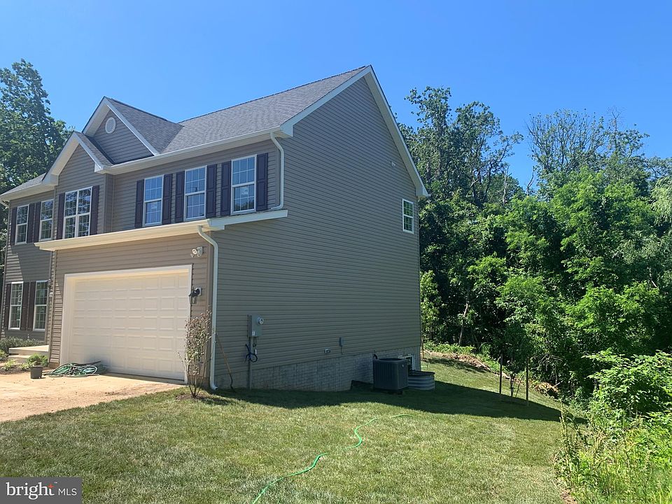 2nd image of 3907 Oaklawn Rd