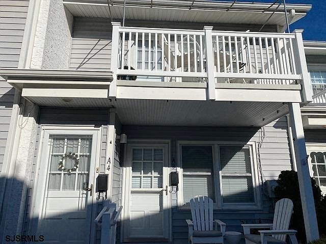 1st image of 1114 Bayfront