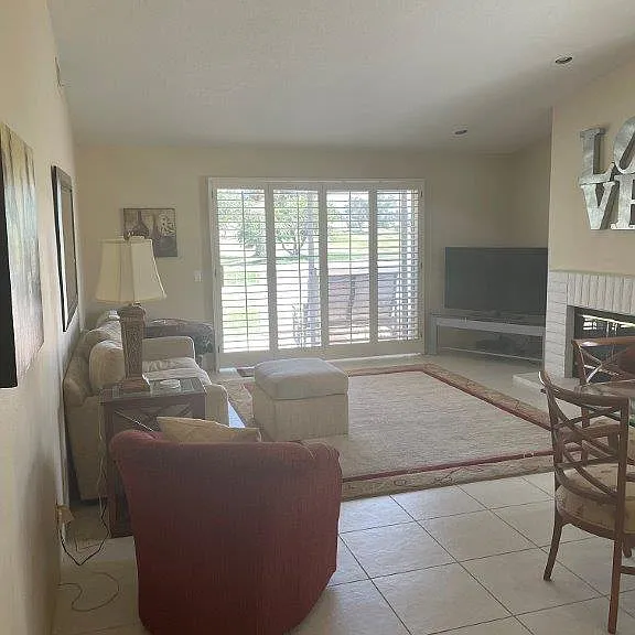 236 Vista Royale Cir E — Photo 6