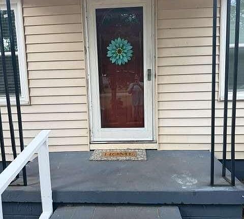 4th image of 99 Hill Ln