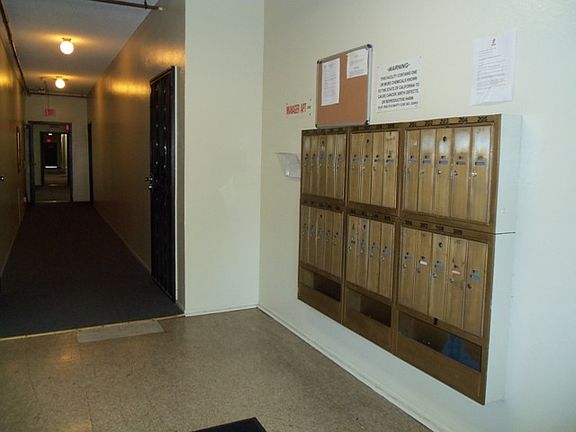 2nd image of 1920 W 25th St APT 102